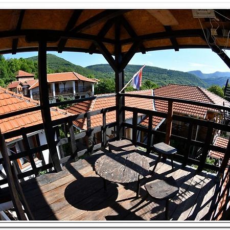 Golemi Kamik Pirot Vlasi Buitenkant foto