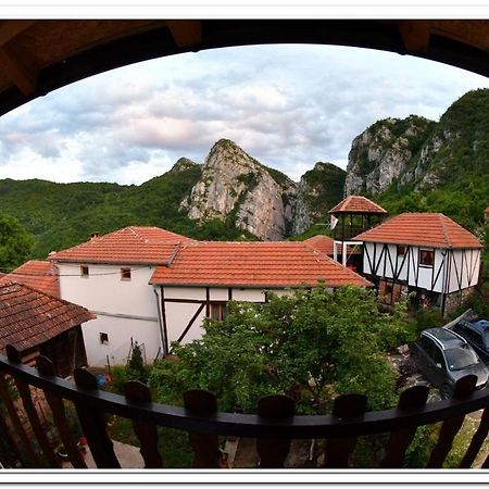 Golemi Kamik Pirot Vlasi Buitenkant foto
