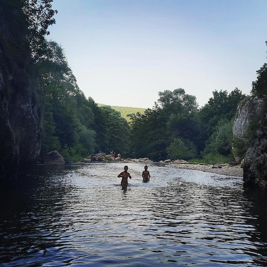 Golemi Kamik Pirot Vlasi Buitenkant foto