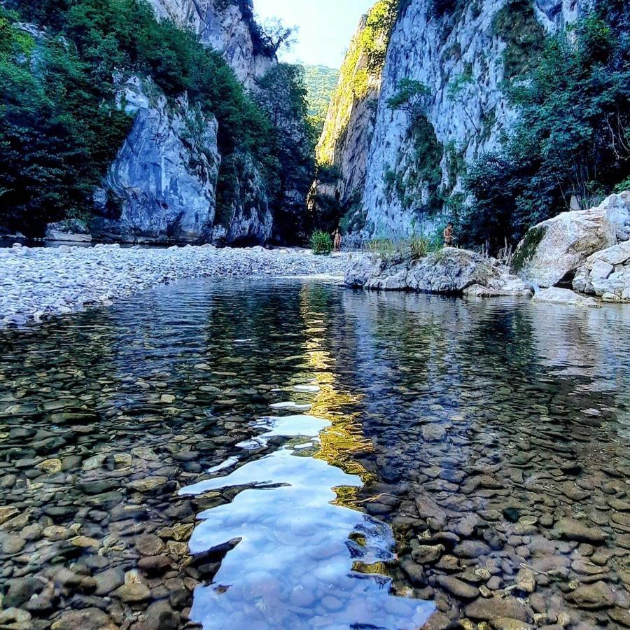 Golemi Kamik Pirot Vlasi Buitenkant foto