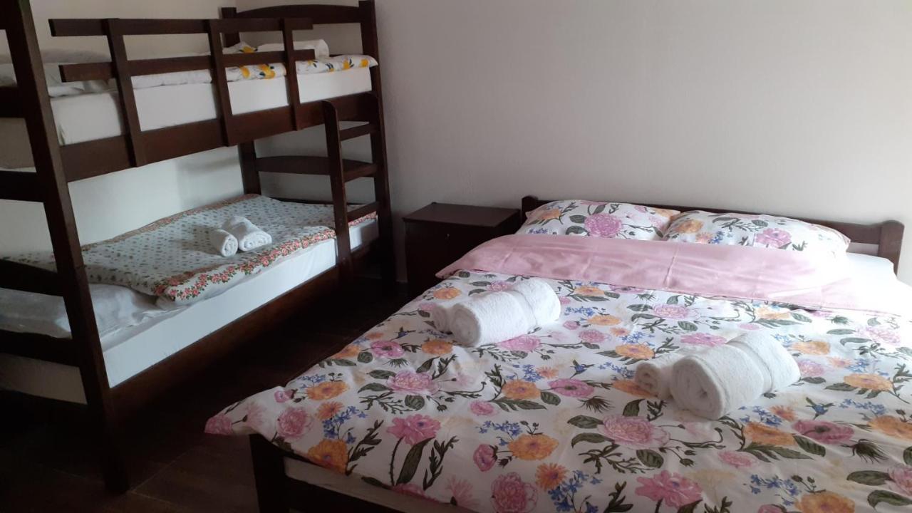 Golemi Kamik Pirot Vlasi Buitenkant foto