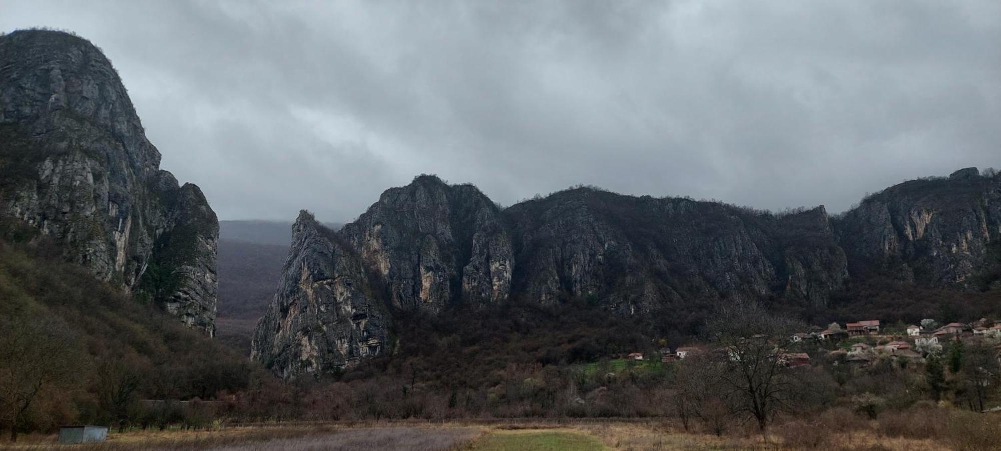 Golemi Kamik Pirot Vlasi Buitenkant foto