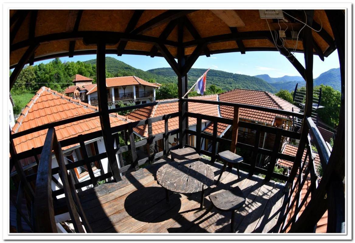 Golemi Kamik Pirot Vlasi Buitenkant foto
